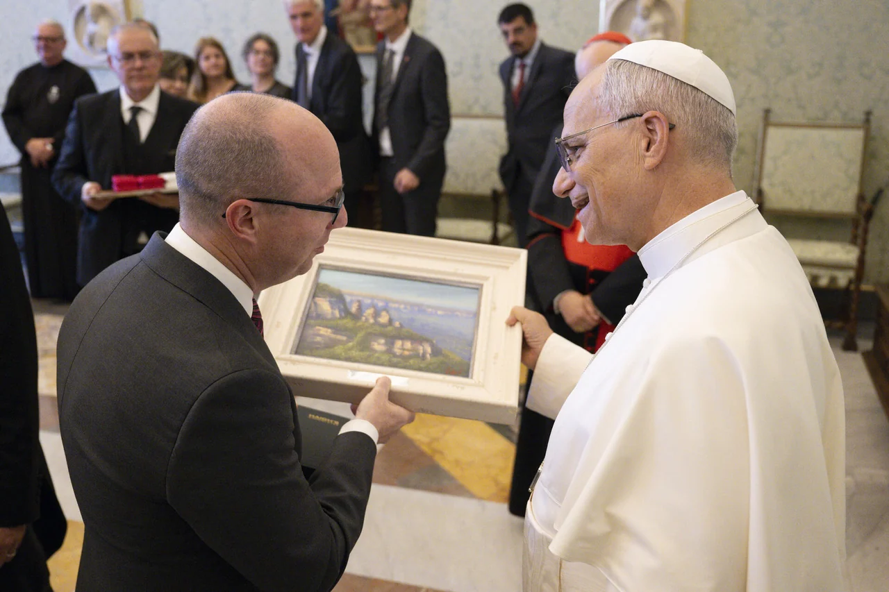Bernard Toutounji presenting a gift to Pope Leo XIV during a private audience at the Vatican